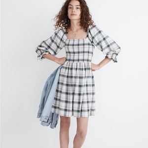 NWT Lucie Elbow Sleeved Smocked Mini Dress Small Antique Green and Cream